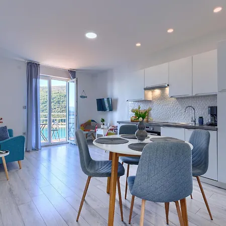 Boris By Interhome Raša