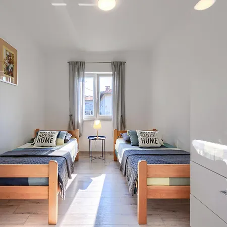 Boris By Interhome * Raša