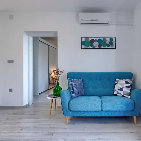 Boris By Interhome Raša